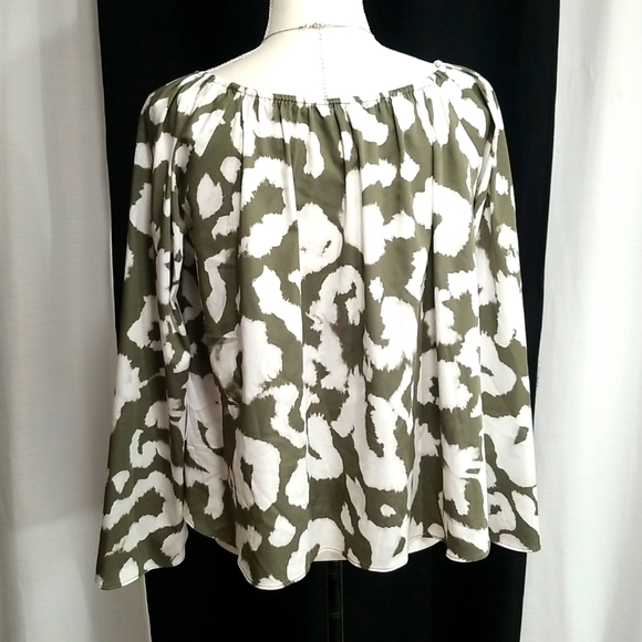 Elizabeth and James Boho Pattern Off Shoulder Top. S - Picture 5 of 13